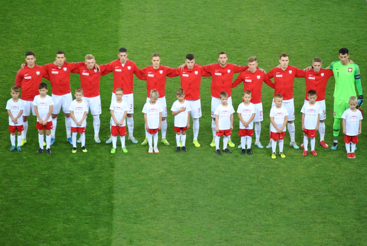 Młodzieżowa reprezentacja Polski skromnie pokonuje Serbię na stadionie przy Piłsudskiego - Zdjęcie główne