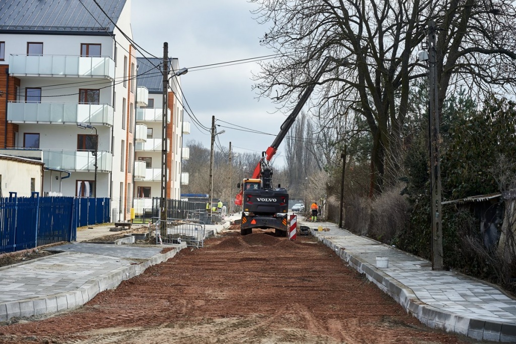 Łódź. Prace na Rudzie Pabianickiej w ramach Planu dla Osiedli dobiegają końca. Co zostało wyremontowane?  - Zdjęcie główne