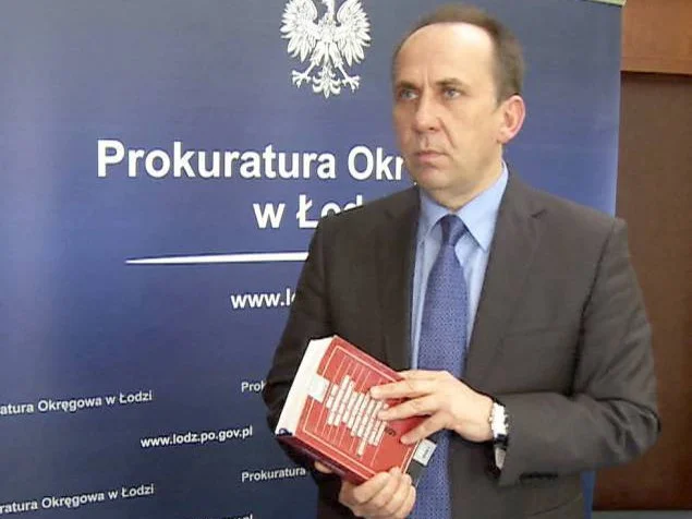 Co się stało w kamienicy na Polesiu? Śledczy ustalają okoliczności wypadku 13-latki - Zdjęcie główne