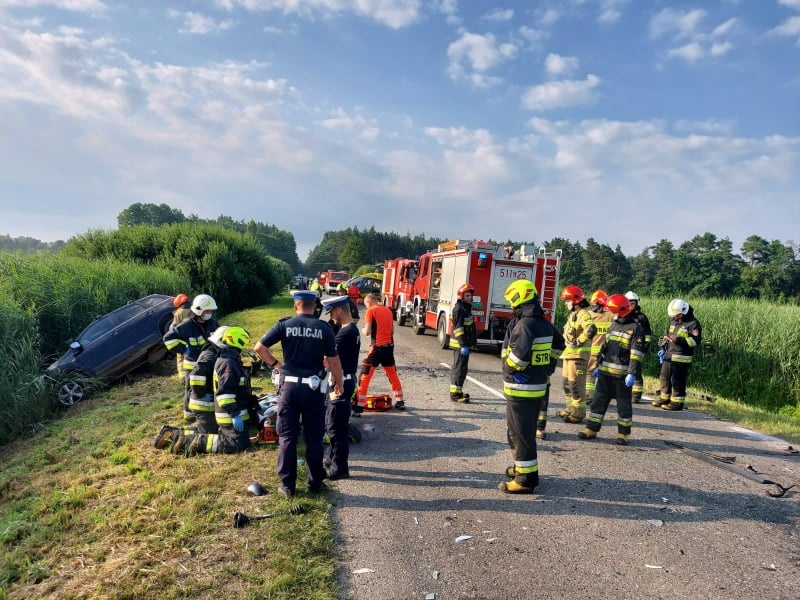 Wypadek w Łódzkiem. 36-latka miała 4 promile i wsiadła za kółko! Spowodowała koszmarny wypadek pod Radomskiem. Jedna osoba nie żyje [zdjęcia] - Zdjęcie główne