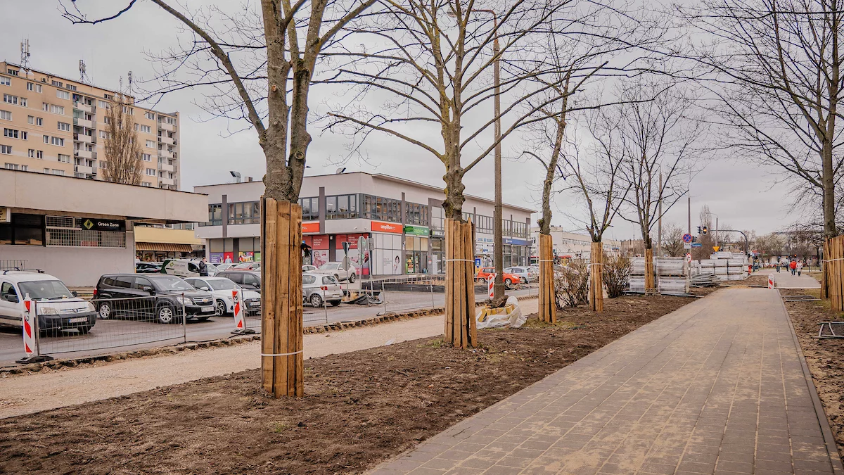 Mieszkańcy łódzkich osiedli mają problem z parkowaniem. Urzędnicy: „Nigdy nie zrobimy tyle miejsc, ile jest mieszkań”