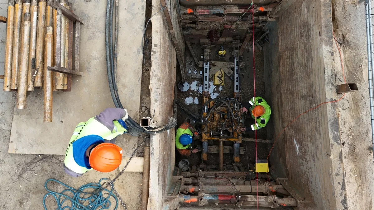 Niższe rachunki i koniec z szambem. Nowa sieć kanalizacyjna powstaje na Górnej