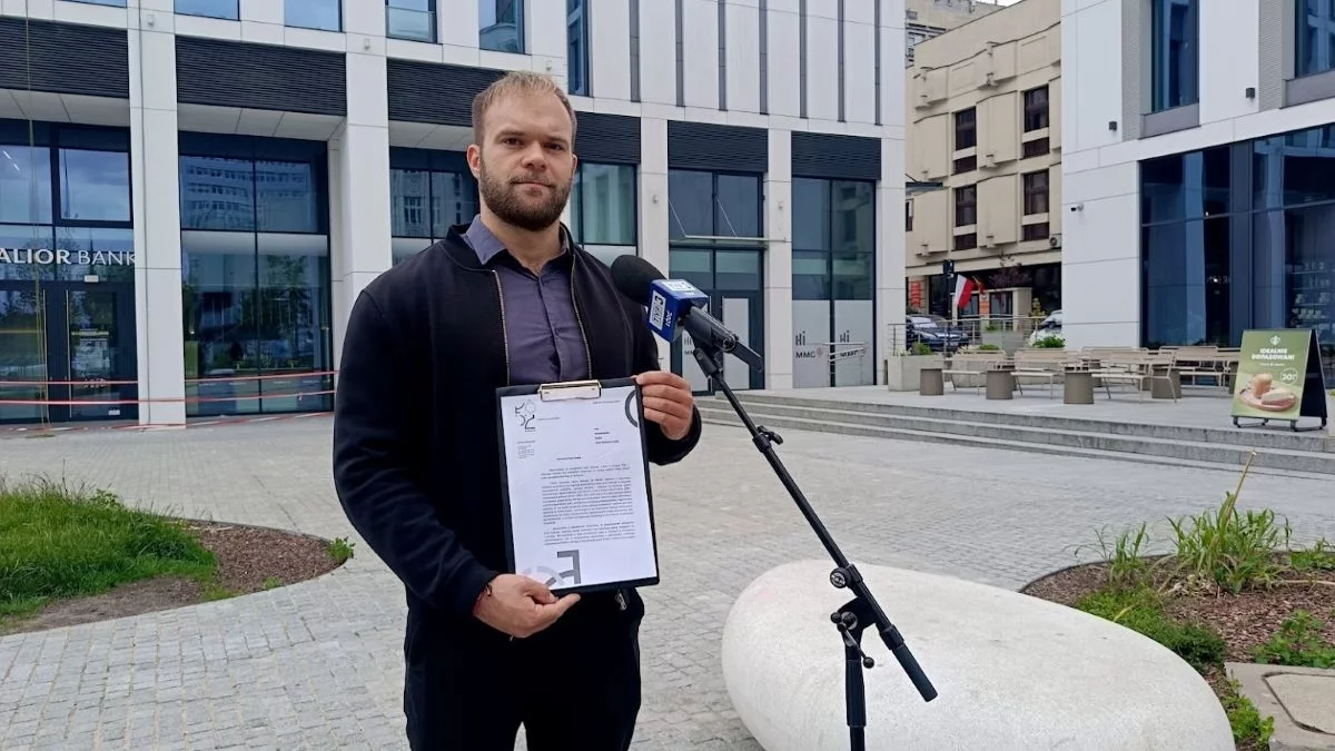 Magistrat do radnego: „Sugeruję nie zadawać kolejnych pytań”. Poszło o przeprowadzkę UMŁ