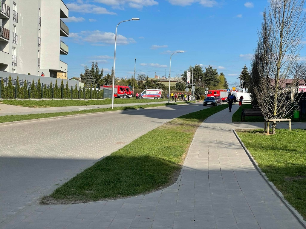 Groźny wypadek na Teofilowie w Łodzi. Potrącony motocyklista trafił do szpitala (fot. Robert Baleja)