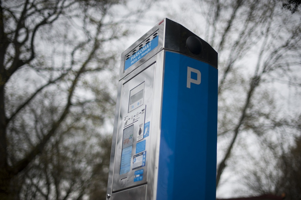 Parking Łódź. Łódź na tle innych miast. Czy za parkowanie płacimy dużo?  - Zdjęcie główne