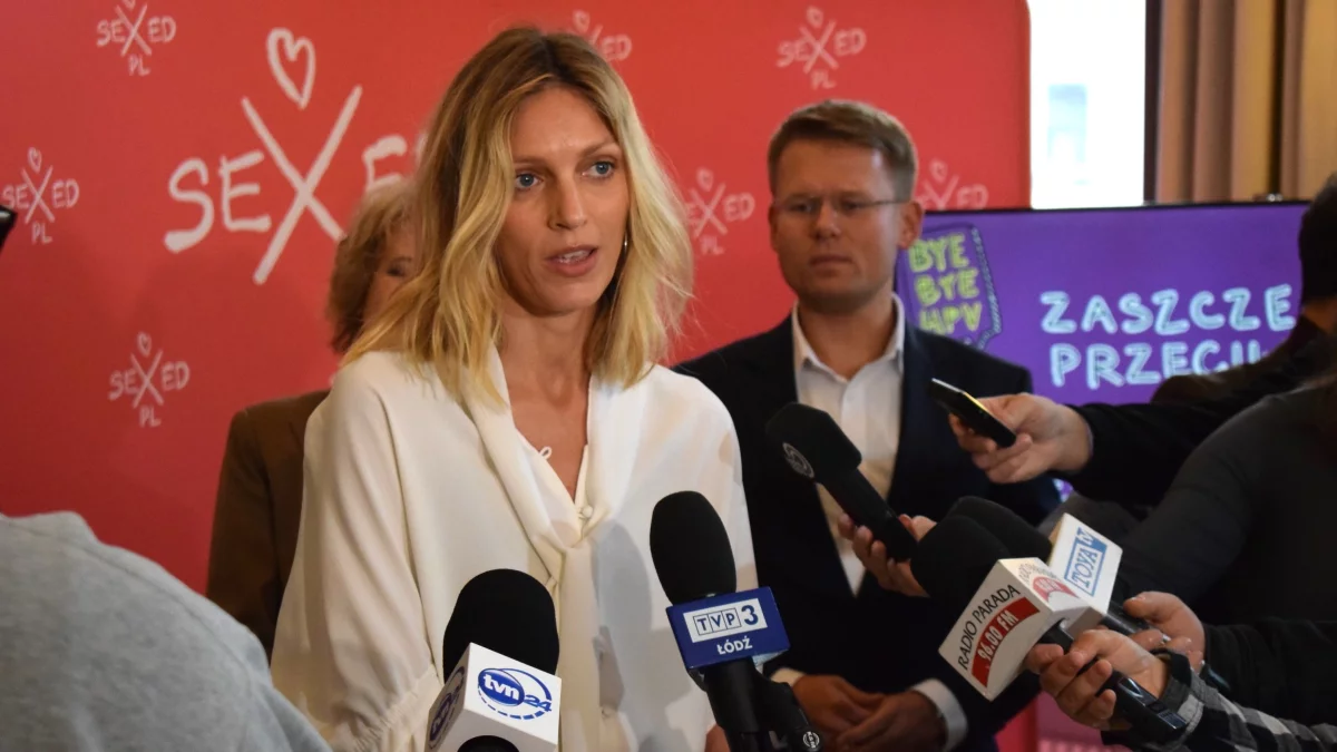 Anja Rubik przyjechała do Łodzi. Prowadzi kampanię "Bye bye HPV" [ZDJĘCIA] - Zdjęcie główne