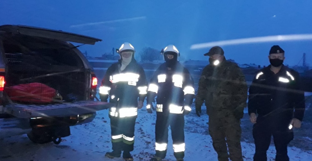 Odłowionemu, rannemu ptakowi udzielono pomocy weterynaryjnej. Gdy dojdzie do zdrowia, zostanie wypuszczony na wolność (fot. Policja Województwa Łódzkiego) |wiadomości łódzkie|Łódź|TuŁódź