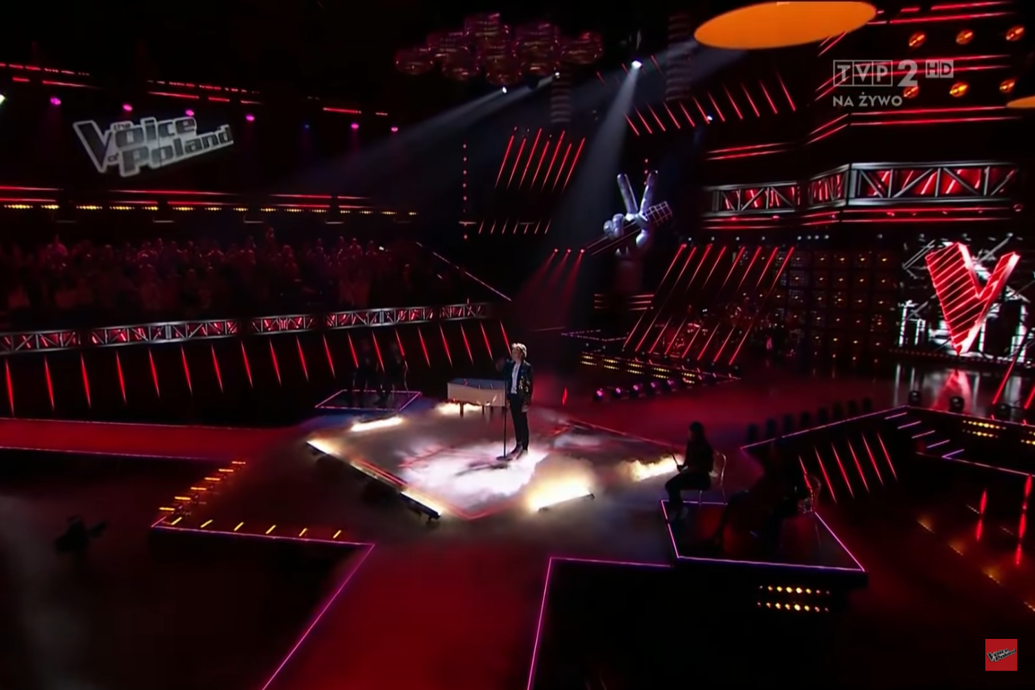 Decyzją jury i telewidzów 19-latek z Sieradza z kolejnym etapie The Voice of Poland