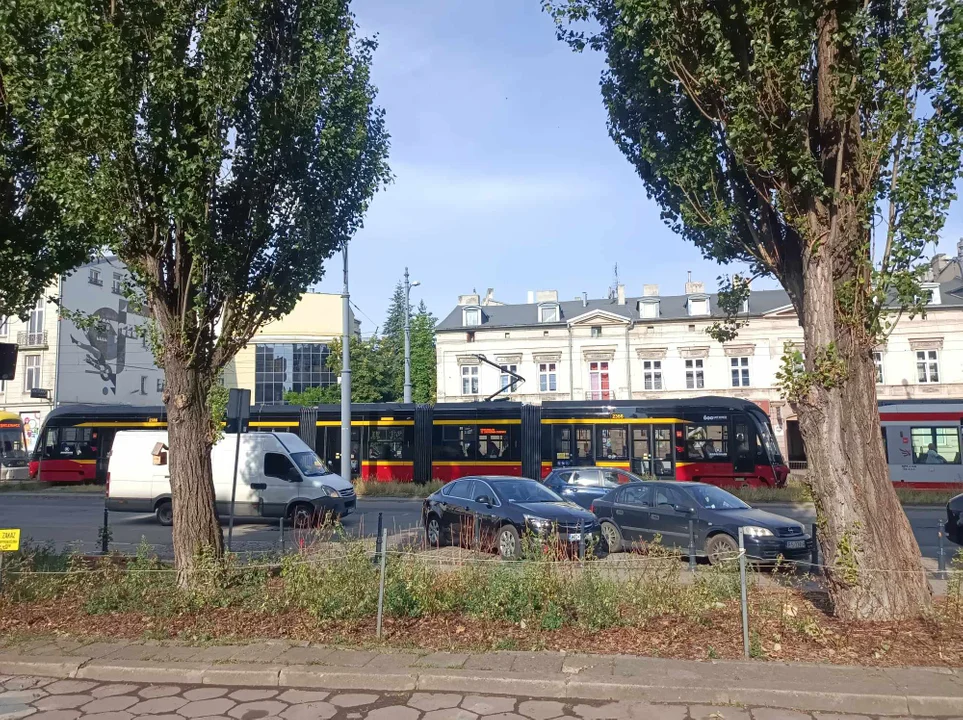 Tego jeszcze nie było! Na ul. Zachodniej tramwaje MPK stanęły w korku! [zdjęcia] - Zdjęcie główne