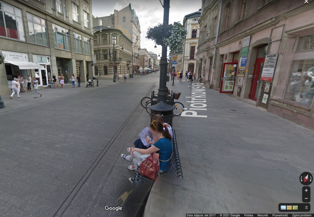 Wakacje na Piotrkowskiej w Łodzi przed pandemią! Kto odnajdzie się na zdjęciach w Google Street View? (fot. Google Street View)