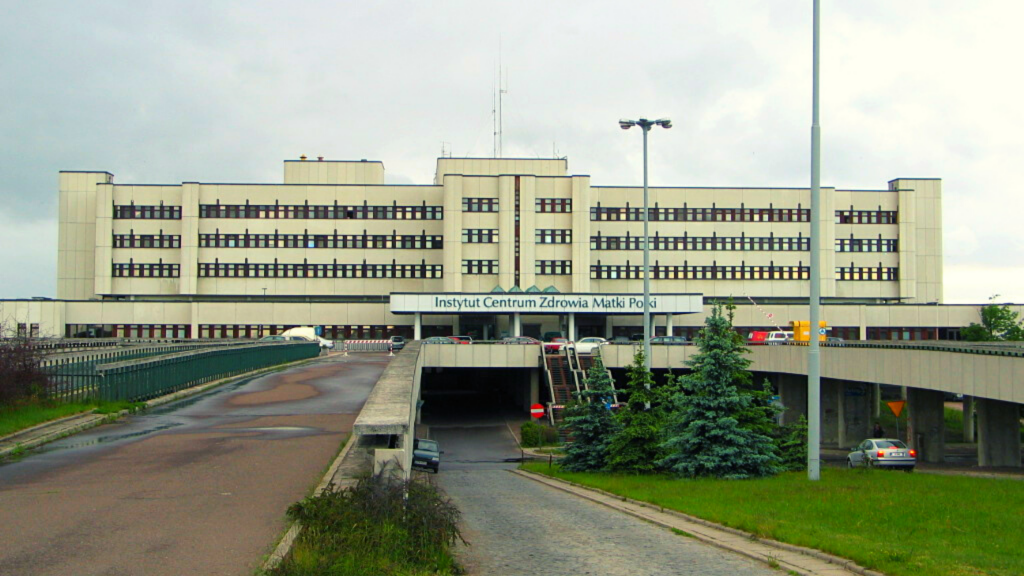 Ogniska koronawirusa na trzech oddziałach Centrum Zdrowia Matki Polki - Zdjęcie główne