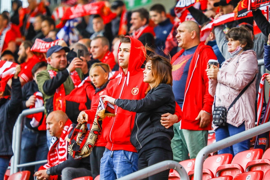 Widzew Łódź zdążył już ugościć swoich fanów. Jak wyglądał pierwszy mecz z udziałem publiczności w tym roku? (Fot. Michał Pietrzak/TuŁódź.pl)