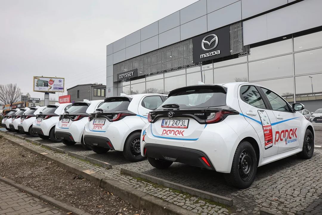 Największy kontrakt flotowy Mazdy w Polsce – 140 Mazd 2 Hybrid trafia do Panek CarSharing - Zdjęcie główne