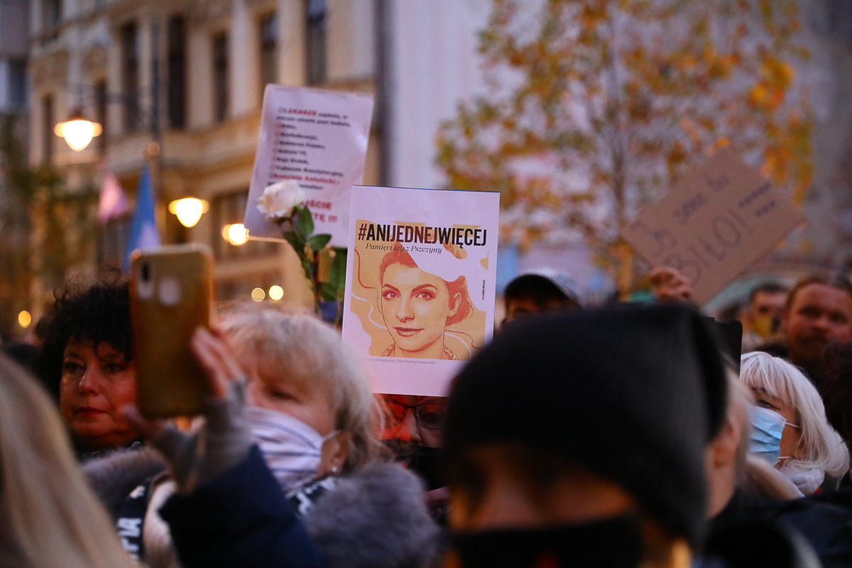 „Ani jednej więcej” - protest na Piotkowskiej w Łodzi