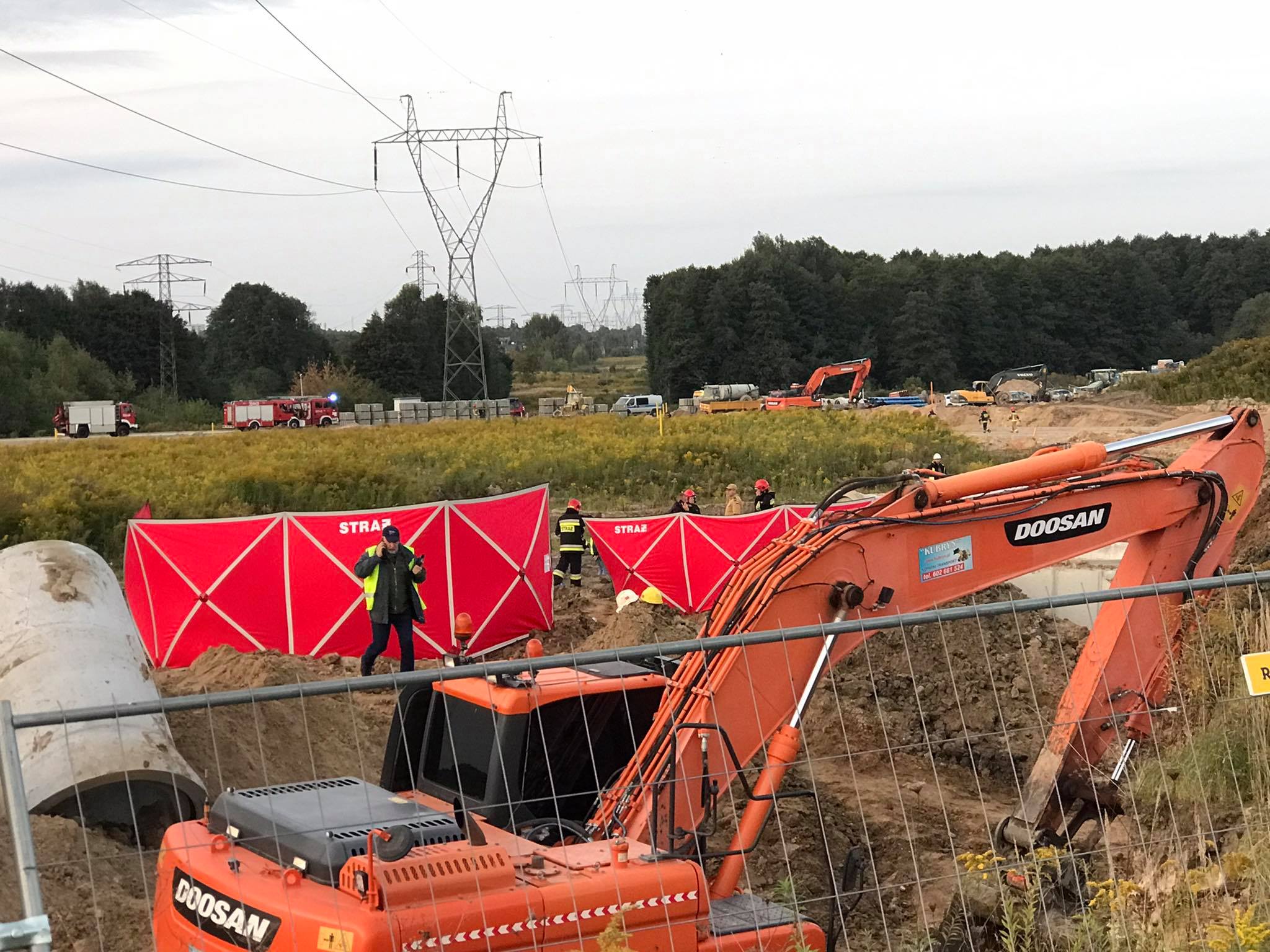 Tragedia na Olechowie w Łodzi. Dwie osoby zginęły na placu budowy [zdjęcia] - Zdjęcie główne