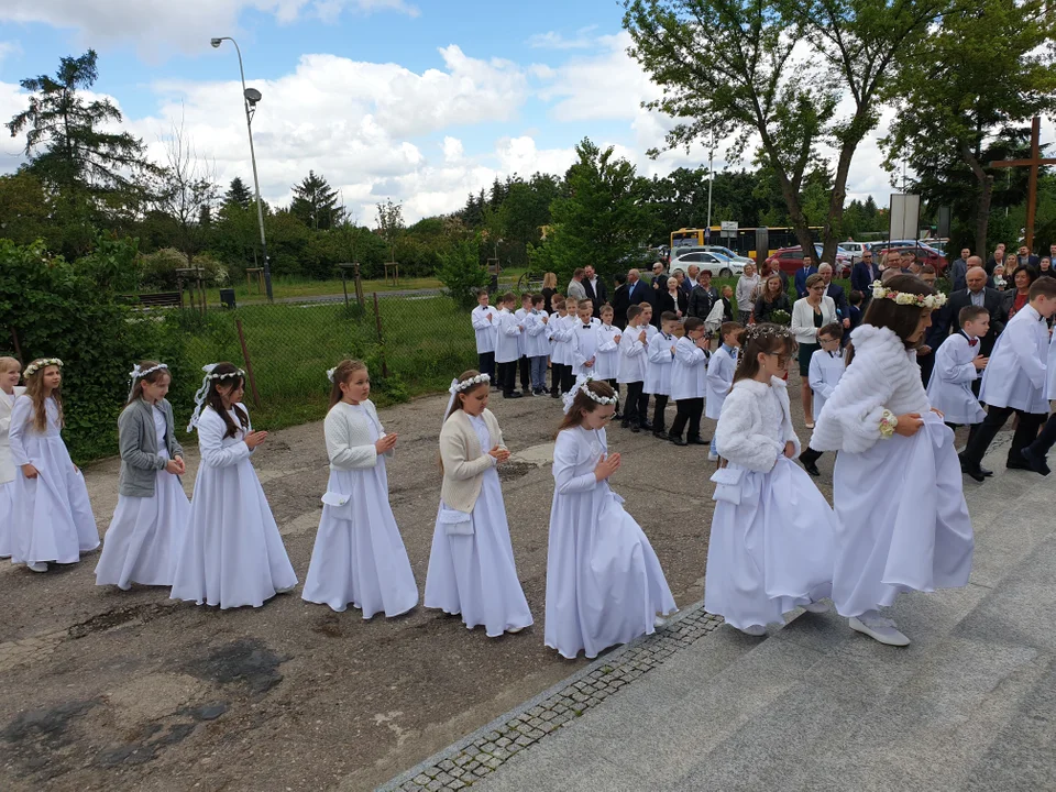 Komunia w parafii Najświętszej Eucharystii w Łodzi. Zobacz zdjęcia [galeria] - Zdjęcie główne