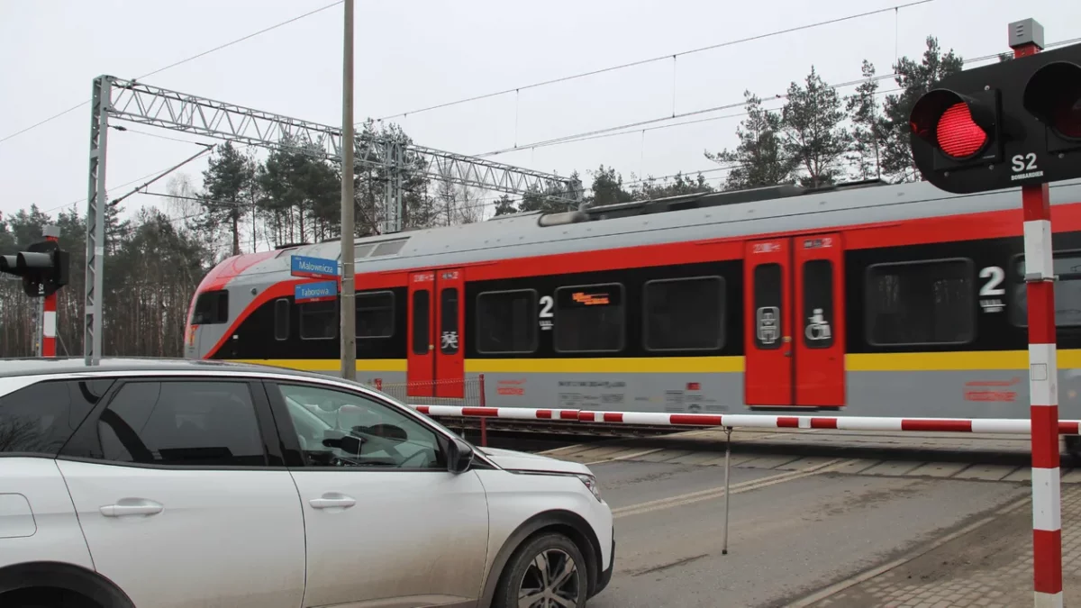 Zamknięcie przejazdów kolejowych na Widzewie. Zmiany dla podróżnych MPK Łódź i kierowców - Zdjęcie główne