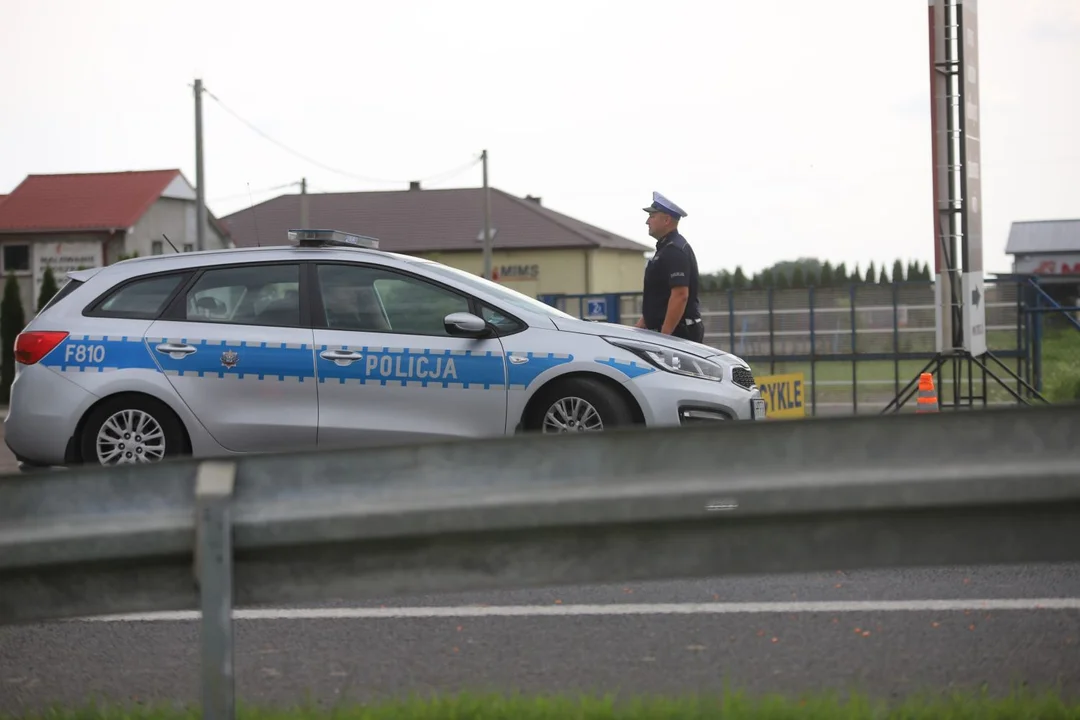 Staruszka nie mogła wrócić do domu. Policjanci zapobiegli tragedii - Zdjęcie główne