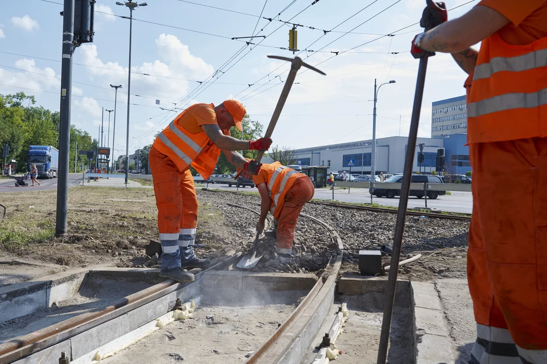 Coraz bliżej końca utrudnień na ważnym rondzie. Miasto informuje o postępach prac. Sprawdź szczegóły [ZDJĘCIA] - Zdjęcie główne