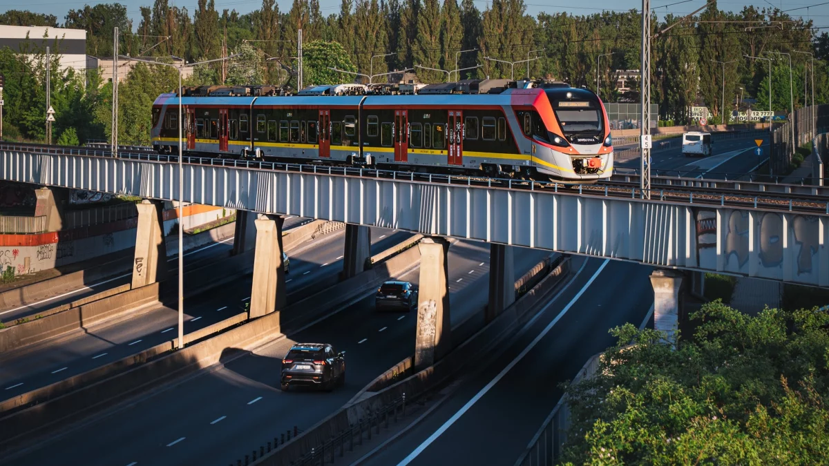 Koncertowe pociągi ŁKA znów ruszają w trasę. Fani koncertów wrócą do domu także nocą