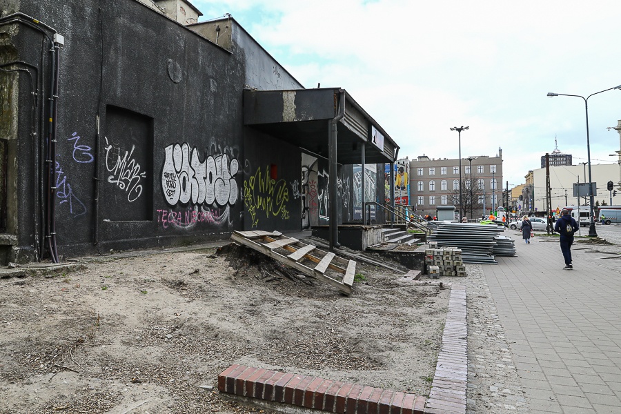 Łódzkie metro. Budowa stacji Łódź - Śródmieście. Zamknięte ulica Zielona i ulica Wólczańska w Łodzi (fot. Michał Pietrzak - TuŁódź.pl)