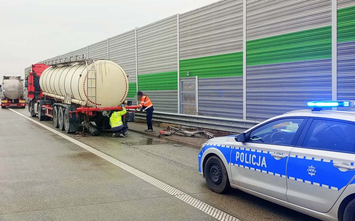 Wypadek na autostradzie A1. 51-latek zasnął za kierownicą i uderzył w cysternę - Zdjęcie główne