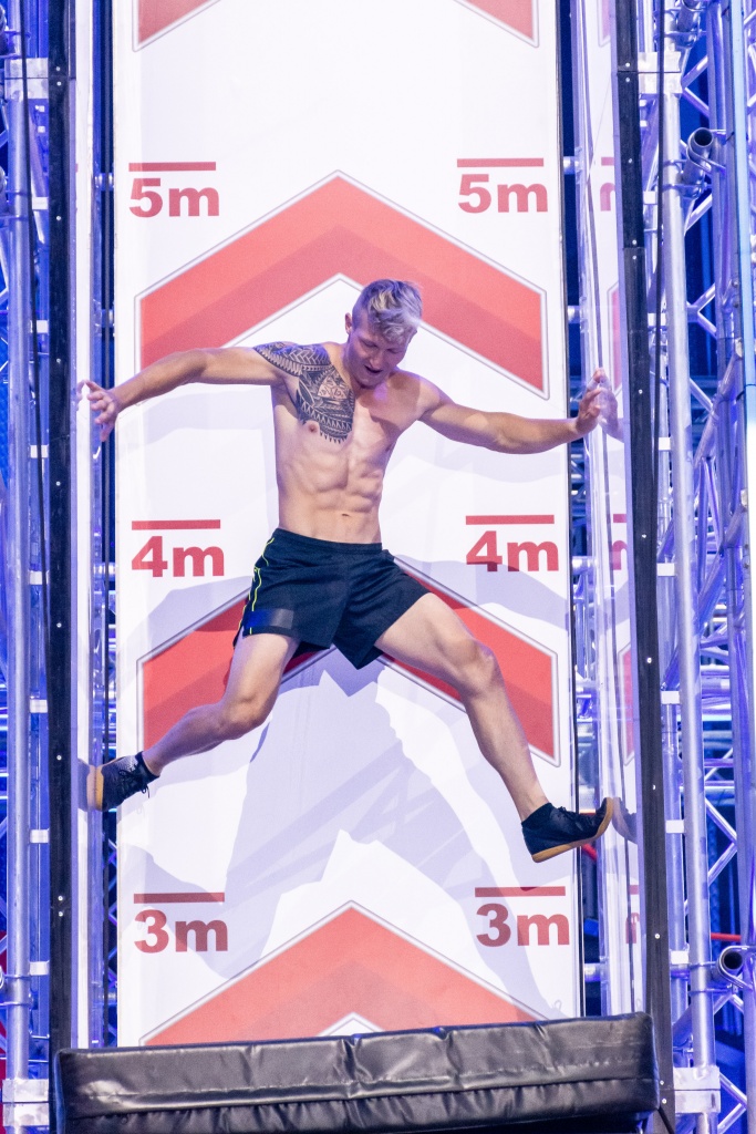 Krystian Drzewiecki z Łodzi awansował do finału trzeciej edycji Ninja Warrior Polska! (fot. Maciej Piórko)