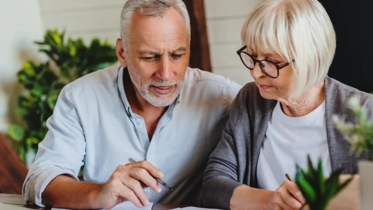Bon leczniczy zamiast 13 i 14 emerytury. Co oznacza dla seniorów?