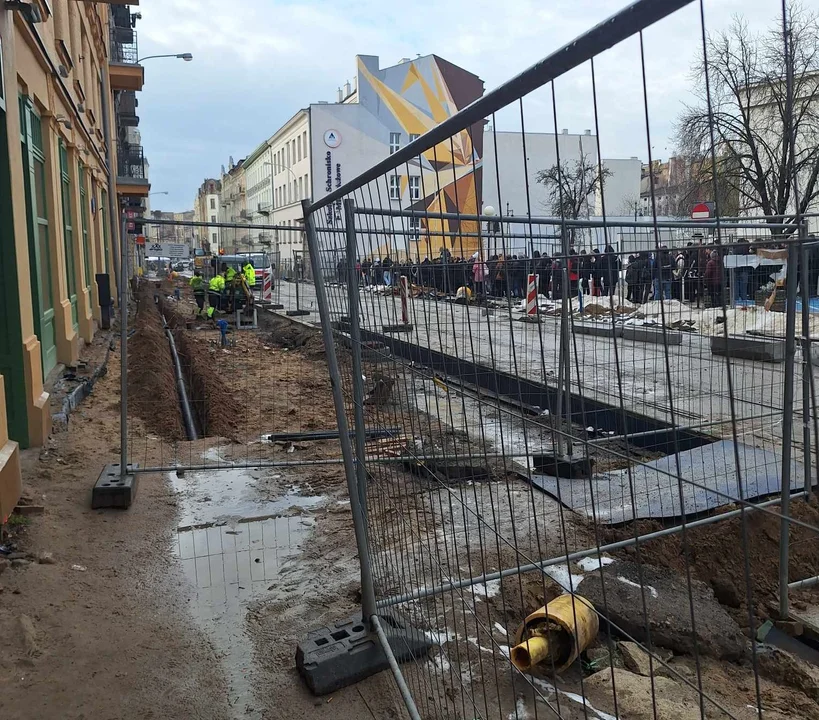 Odcięte dojście do "Ignorantki" przy Legionów! "Najlepsze jest to, że nikt o niczym nie informuje, oby to szybko zakopali..." - Zdjęcie główne