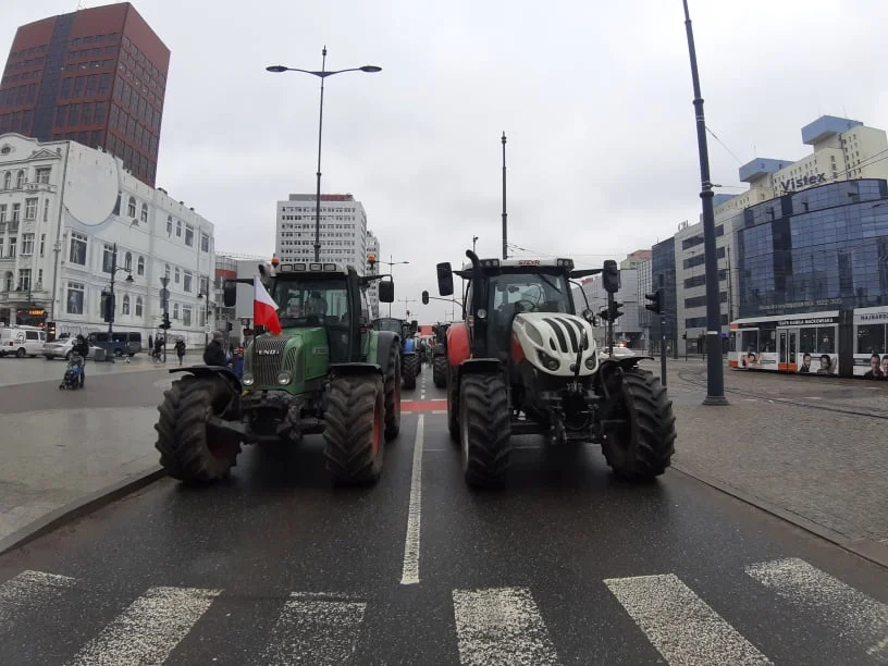 Protest rolników w Łodzi. Traktory zablokowały centrum miasta