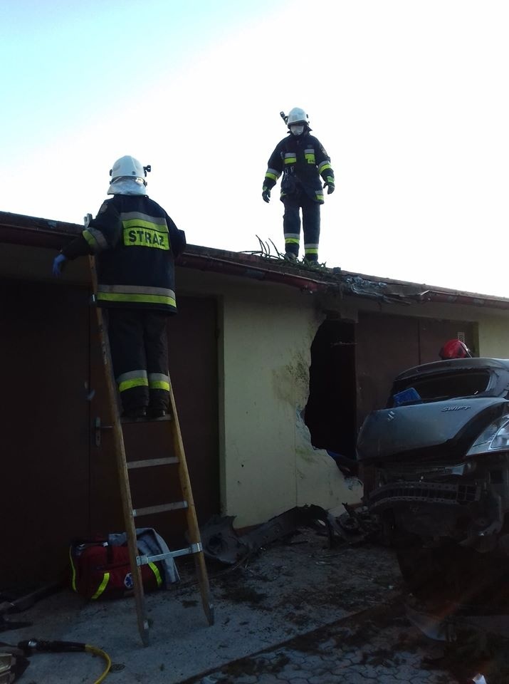 Kierowca, który przeleciał przez rondo w Rąbieniu skazany przez sąd! (fot. OSP Rąbień)