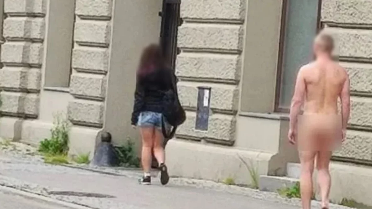 Przechodnie przecierali oczy ze zdumienia. Nagi mężczyzna spacerował po centrum Łodzi