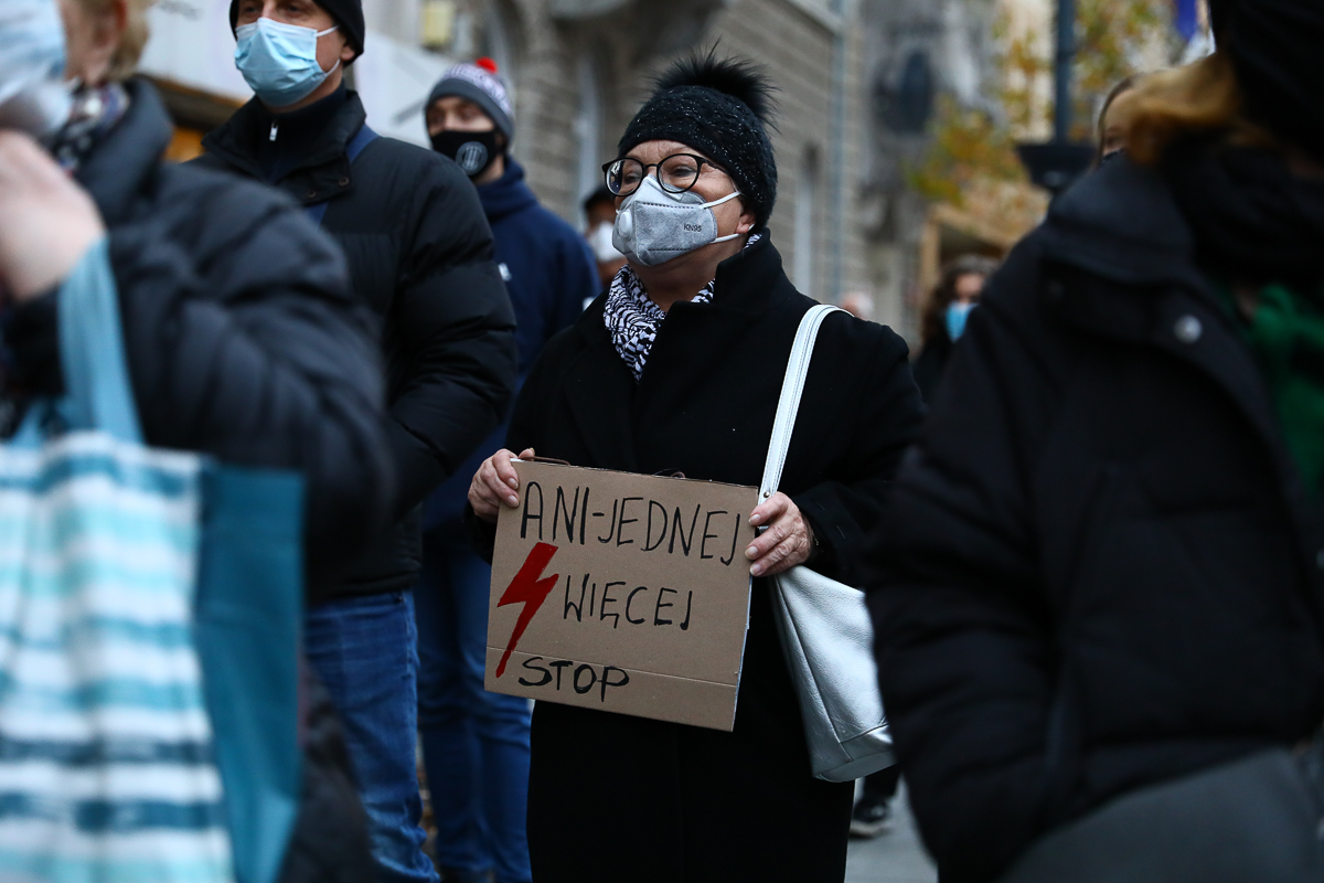 „Ani jednej więcej” - protest na Piotkowskiej w Łodzi