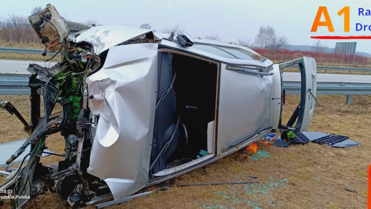 Wypadek na A1 w Łódzkiem. Dwie osoby w szpitalu - Zdjęcie główne