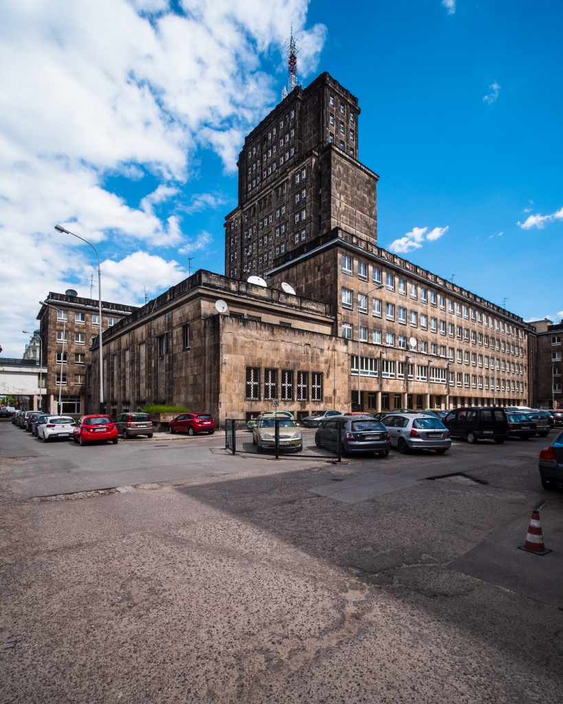 Parking Łódź. Z centrum Łodzi znikną kolejne miejsca parkingowe. Zamiast nich - zielony pasaż i nowa droga (fot. www.lodz.pl)