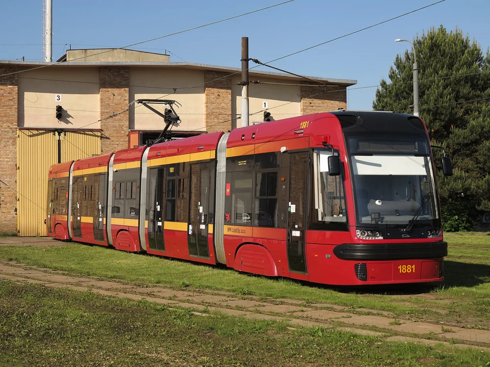 Tramwaje MPK Łódź stanęły przez „dewastację pojazdu”. Wiemy, co tam się stało! [ZDJĘCIA] - Zdjęcie główne