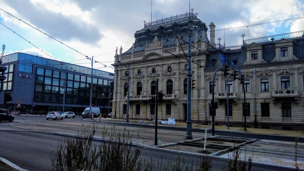  Utrudnienia w centrum Łodzi. Czy drogowcy zdążą do końca weekendu, czy roboty się przeciągną? - Zdjęcie główne