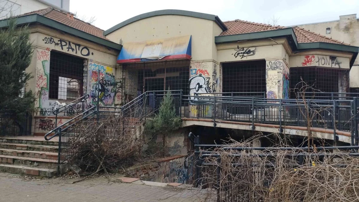 Czy zniknie rudera z pasażu w centrum Łodzi? Miasto zdecydowało - Zdjęcie główne