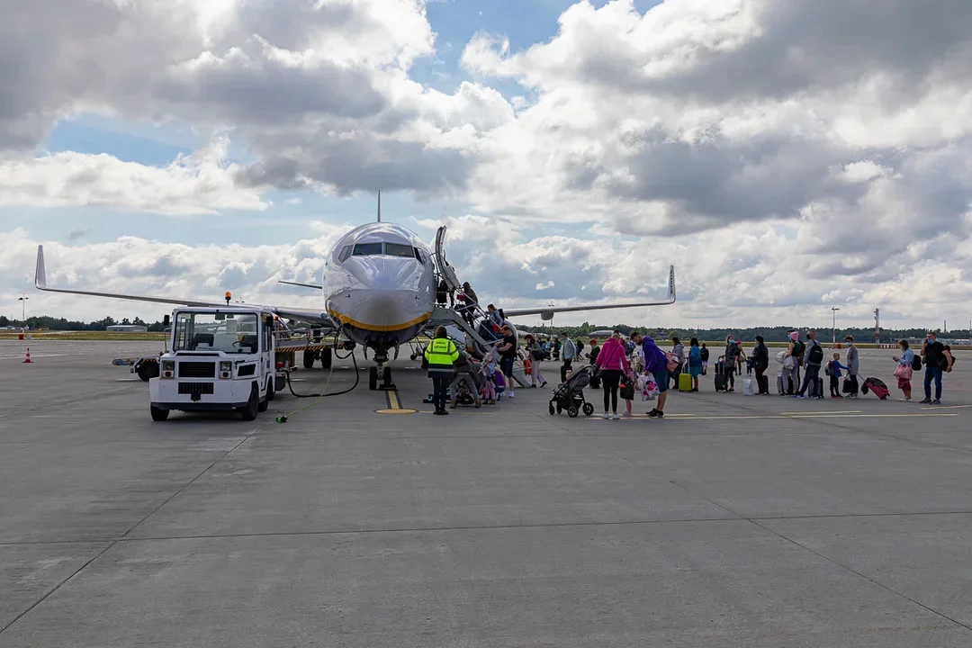 Łódzkie lotnisko idzie na rekord. Częstotliwość lotów widać "gołym okiem". Ludzie docenili Airport Łódź? - Zdjęcie główne