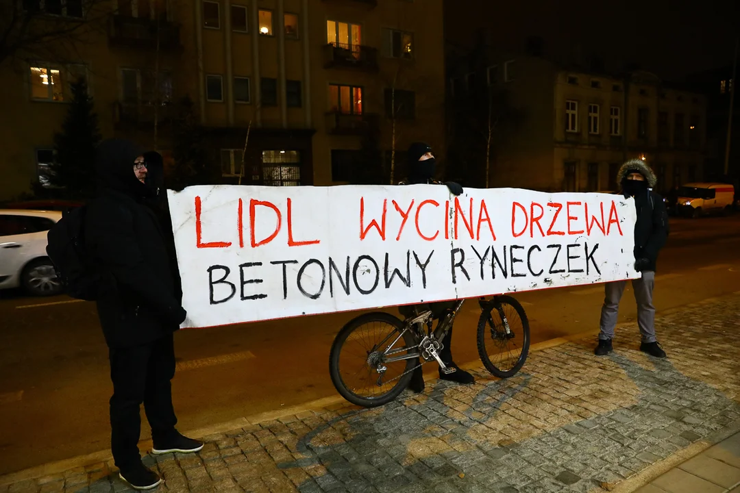 Protest pod Lidlem w Łodzi