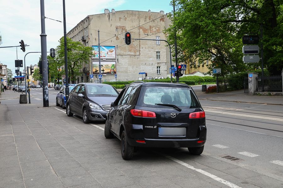 Wypadek Łódź. Dachowanie na Gdańskiej. Kobieta wymusiła pierwszeństwo [zdjęcia] - Zdjęcie główne