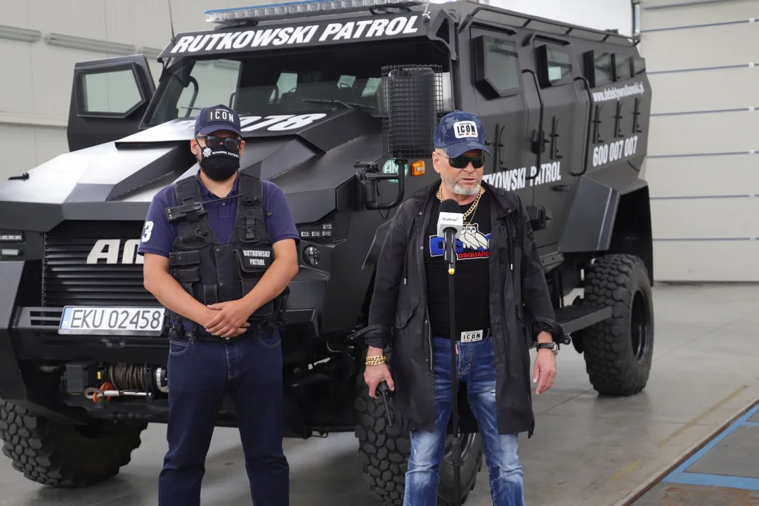 Krzysztof Rutkowski zamierza jechać na pogrążoną w wojnie Ukrainę. Jednym z pojazdów udających się na miejsce będzie kutnowski wóz opancerzony