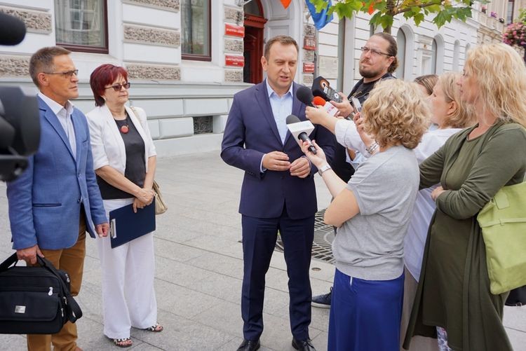 Miasto pomoże zrozumieć to, co niezrozumiałe. Rusza edukacyjne wsparcie dla młodych ludzi z Łodzi i okolic  - Zdjęcie główne