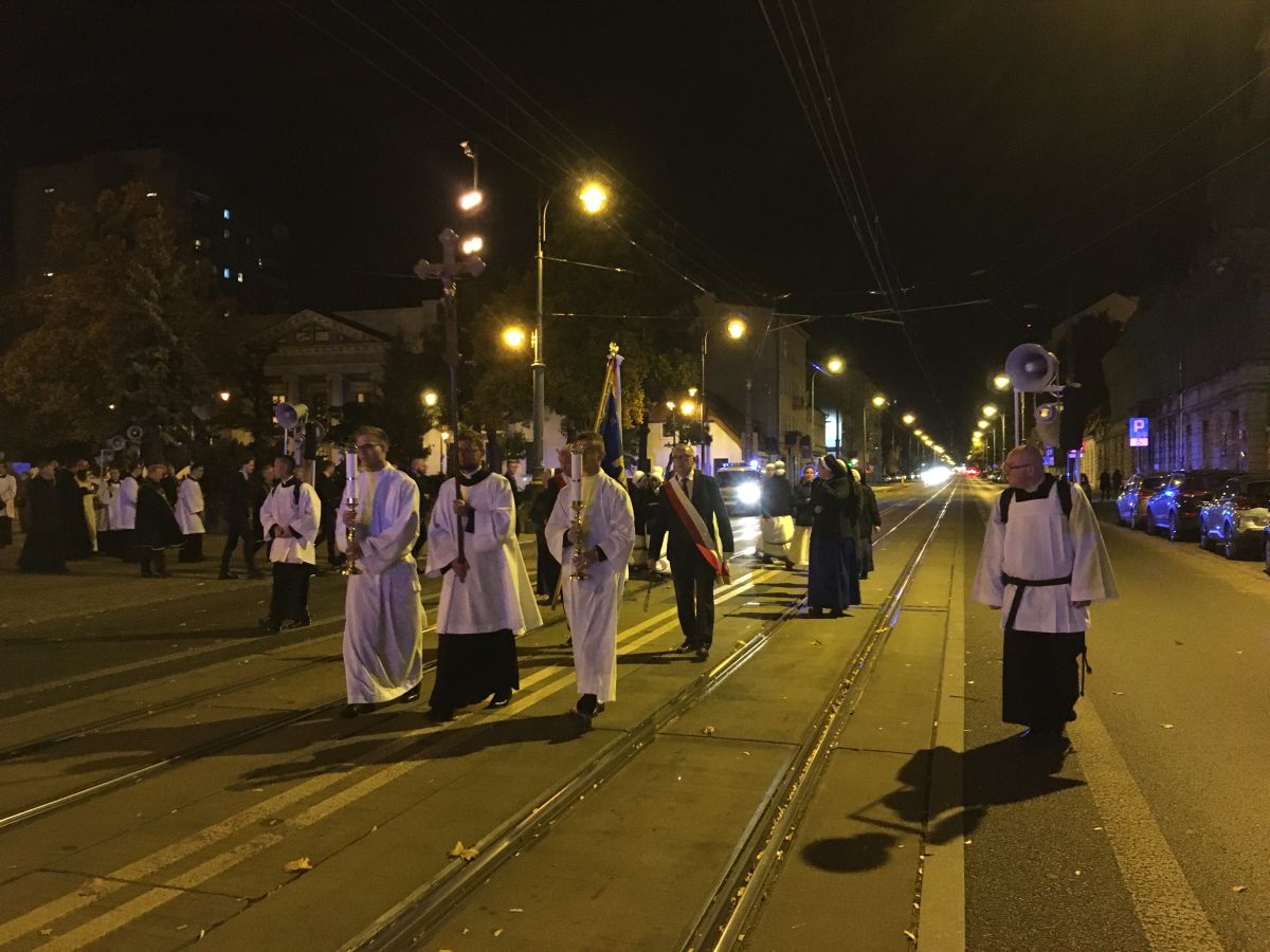 Piotrkowską w Łodzi przeszła procesja ku czci św. Faustyny