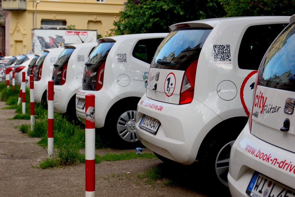 Samochody miejskie na minuty. Nowy operator! Co wnosi na łódzki rynek? - Zdjęcie główne