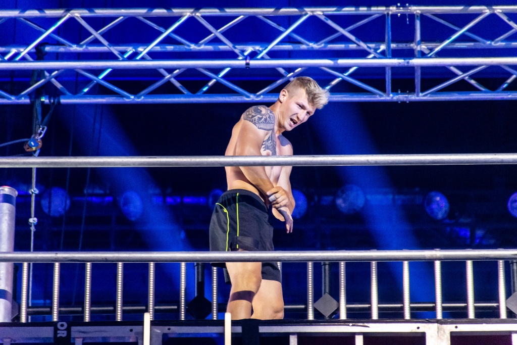 Krystian Drzewiecki z Łodzi awansował do finału trzeciej edycji Ninja Warrior Polska! (fot. Maciej Piórko)