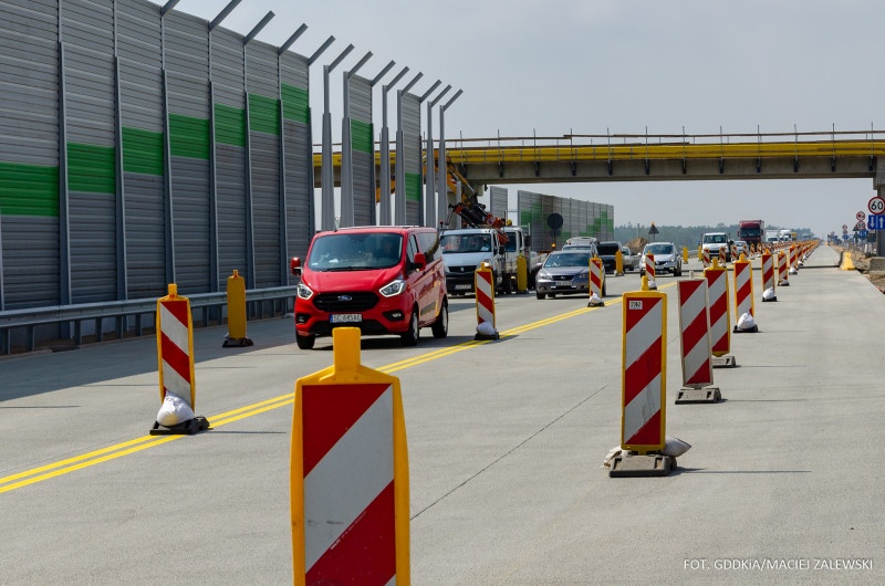 Autostrada A1. Od wtorku, 1 czerwca kierowcy mogą liczyć na skrócenie czasu przejazdu na odcinku między Piotrkowem Trybunalskim a Kamieńskiem (fot. GDDKiA) |wiadomości łódzkie | Łódź | TuŁódź)