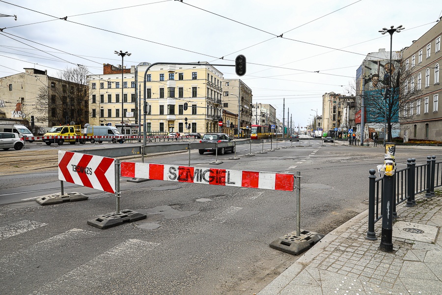 Łódzkie metro. Budowa stacji Łódź - Śródmieście. Zamknięte ulica Zielona i ulica Wólczańska w Łodzi (fot. Michał Pietrzak - TuŁódź.pl)