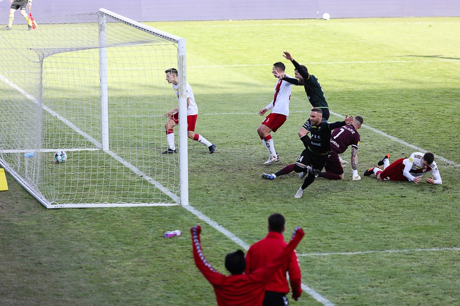 Koszmarna gra w defensywie ŁKS-u Łódź. Rycerze Wiosny przegrywają z GKS-em Tychy 0:3 [ZDJĘCIA] - Zdjęcie główne