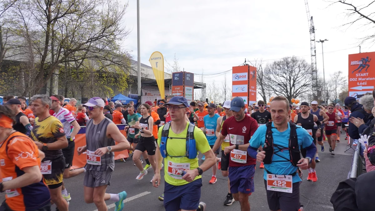 "Będę zadowolony, jeżeli w ogóle dobiegnę". Maratończycy opanowali ulice Łodzi [FOTO]